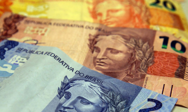 Notícia - Inscritos no CadÚnico serão selecionados todo mês para Auxílio Brasil