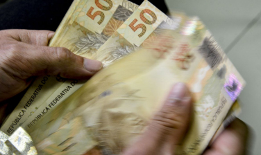 Notícia - Salário mínimo de R$ 1.320 começa a valer hoje 