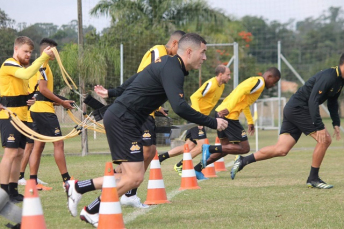 Notícia - Após a vitória, jogadores do Tigre se reapresentaram neste domingo