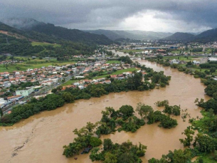 Notícia - Mais de 130 ocorrências de alagamento em Tubarão