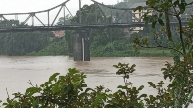 Notícia - Rio passa dos nove metros e alerta permanece em Blumenau