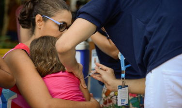 Notícia - Brasil deixa lista dos 20 países com mais crianças não vacinadas