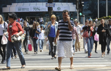 Notícia - Taxa de desemprego no Brasil cai para 11,8%, revela IBGE