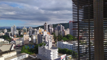 Notícia - Terça-feira com possibilidade de chuva até o meio-dia; sol deve aparecer à tarde