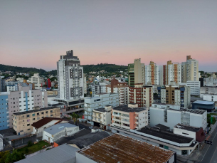 Notícia - Fim de semana com tempo bom e máximas de 28 graus