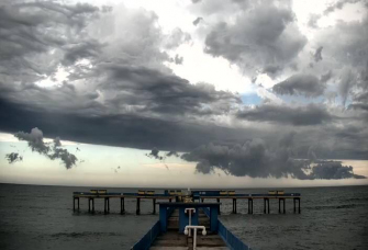 Notícia - Em Balneário Rincão, as nuvens carregadas dão o recado (VÍDEOS)