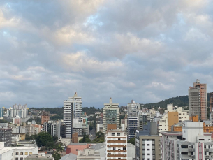 Notícia - Quarta-feira com tempo nublado e temperaturas amenas 