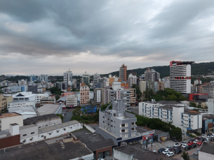 Notícia - Até 32 graus nesta quinta. Na sexta, pancadas de chuva