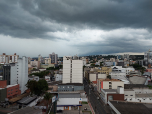 Notícia - A chuva prevista chegou em Criciúma