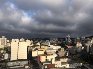 Notícia - Tempo será parcialmente nublado durante o domingo de eleição