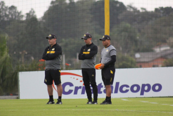 Notícia - Poupados, Marquinhos Gabriel e Walisson Maia são ausências em treinamento