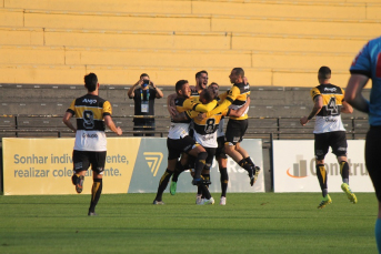 Notícia - Semana corrida: Tigre percorrerá mais de 1,1 mil quilômetros por Santa Catarina