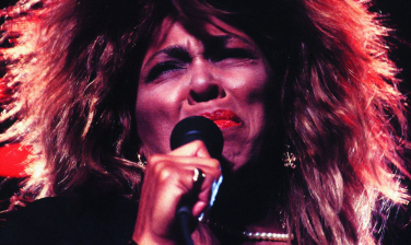 Notícia - Cantora Tina Turner morre aos 83 anos