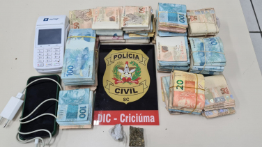 Notícia - Criciúma: R$ 81,6 mil são apreendidos durante operação da Polícia Civil 