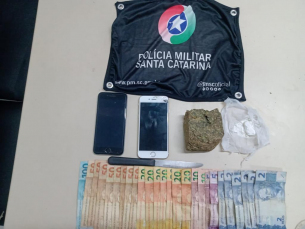 Notícia - Polícia prende dois homens por tráfico de drogas em Criciúma