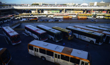 Notícia - Senado aprova auxílio de R$ 4 bi a empresas de transporte público