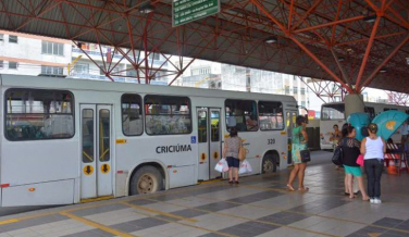 Notícia - Prefeitura disponibiliza linha especial de ônibus no Dia de Finados