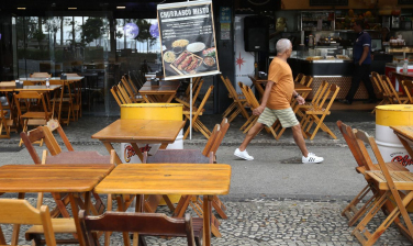 Notícia - IBGE: volume de serviços cai 3,1% em janeiro em relação a dezembro