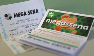 Notícia - Mega-Sena pode pagar R$ 7 milhões no sorteio deste sábado