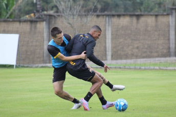 Notícia - Hygor fica à disposição de Tencati para jogo contra o Avaí