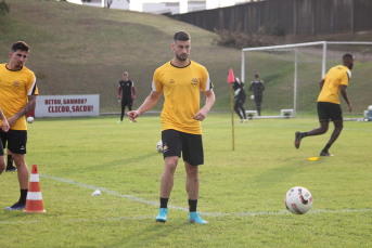 Notícia - Tigre terá três estreias contra o Blumenau