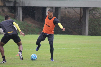 Notícia - Hygor deve ser o substituto de Fabinho contra o Atlético/GO