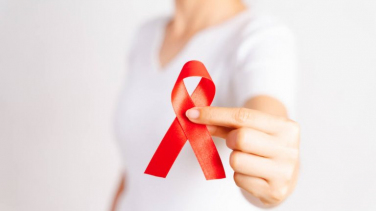 Notícia - Dezembro vermelho: Mês reforça a importância do acolhimento de pessoas com HIV