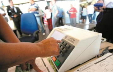 Notícia - Mais de 15 milhões de eleitores ainda não fizeram biometria para as próximas eleições