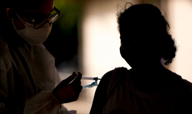 Notícia - Covid-19: Brasil tem mais de 200 milhões de doses de vacinas aplicadas