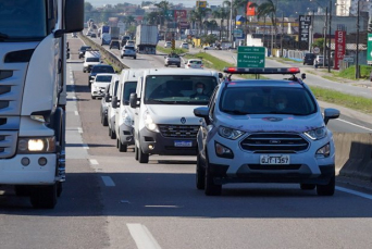 Notícia - Distribuição de vacinas contra a Covid-19 é acompanhada por escolta