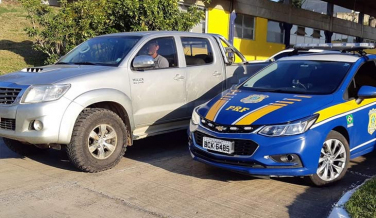 Notícia - PRF flagra picape portando placas de carro do Exército