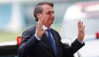 Notícia - Mesmo de repouso Bolsonaro recebe vice-presidente e ministro