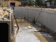 Obra do canal auxiliar na Operária Nova / Foto: Guilherme Hahn / A Tribuna / Especial