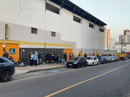 Torcedores do Grêmio compram ingressos a partir desta quinta-feira (Foto: Vitor Ávila / 4oito)