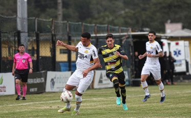 Caravaggio inicia o Catarinense Sub-20 com derrota - Esporte - 4oito