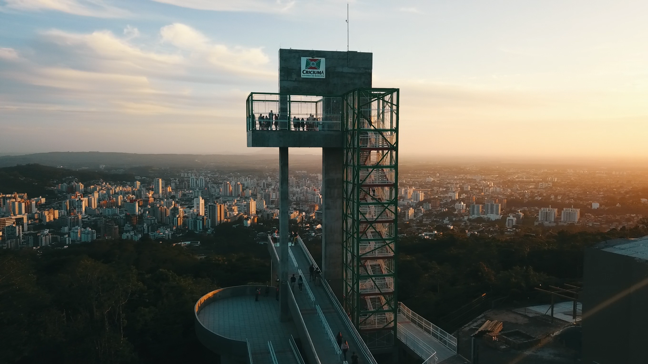 Cores das campanhas de saúde iluminarão mirante em Criciúma - Saúde e  Bem-Estar - 4oito