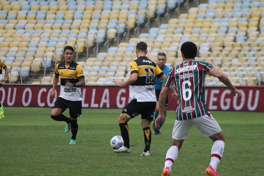 Avaí x Joinville jogam pela Copa Santa Catarina: onde assistir ao vivo