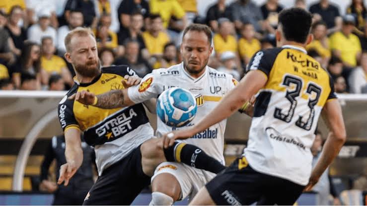 Botafogo-SP vence, segura Criciúma no 2º lugar e encosta no G4 da Série B